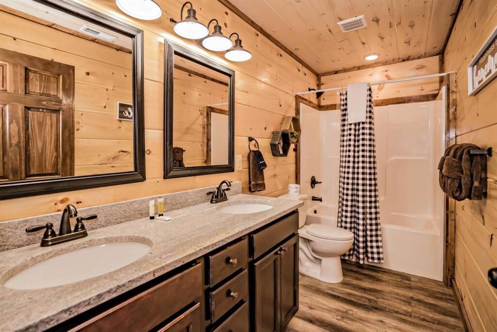Shelter Me - 5 Miles To Dollywood , Hot Tub, Wi-Fi, Game Room Pigeon Forge Exterior foto