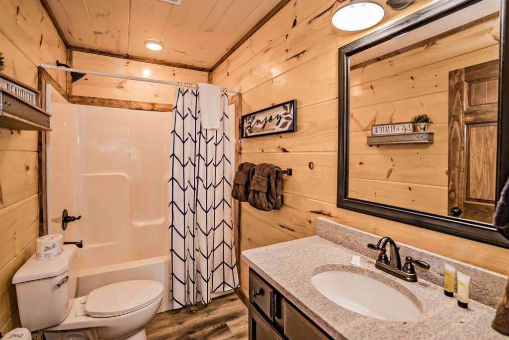 Shelter Me - 5 Miles To Dollywood , Hot Tub, Wi-Fi, Game Room Pigeon Forge Exterior foto