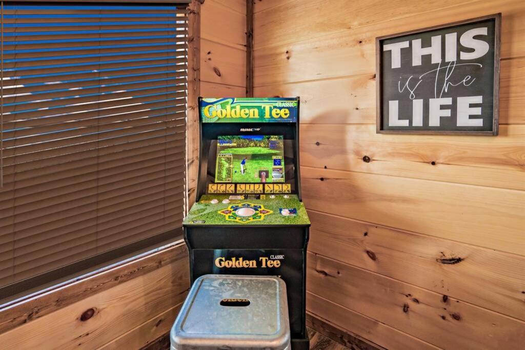 Shelter Me - 5 Miles To Dollywood , Hot Tub, Wi-Fi, Game Room Pigeon Forge Exterior foto