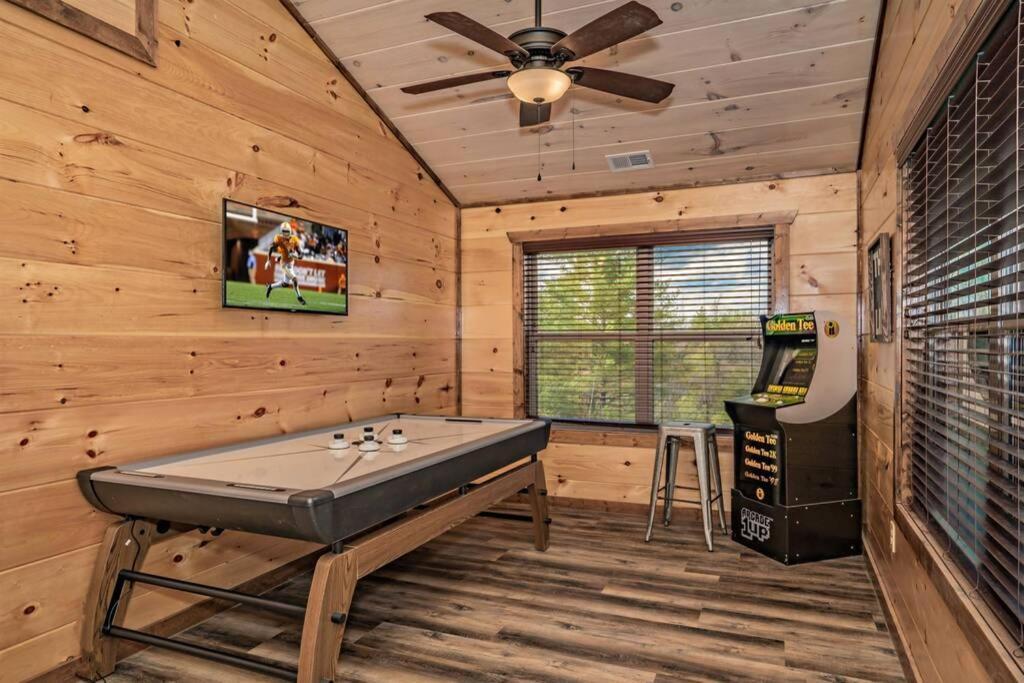 Shelter Me - 5 Miles To Dollywood , Hot Tub, Wi-Fi, Game Room Pigeon Forge Exterior foto