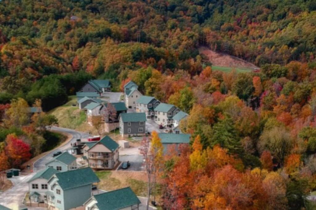Shelter Me - 5 Miles To Dollywood , Hot Tub, Wi-Fi, Game Room Pigeon Forge Exterior foto